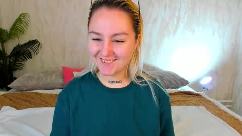 Debbie Mon Tue Fri Sun Sat GMT 3 1000am - 0400pm  online show from 13, 10, 2025