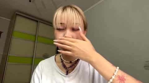 Azomi online show from 6, 11, 2025