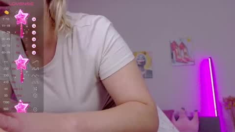 Snapshot of debora_webstar chatting on 11, 11, 2025 Cherry Pie online show from 11, 11, 2025