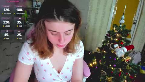 Snapshot of debratower chatting on 17, 12, 2025 Debra online show from 17, 12, 2025