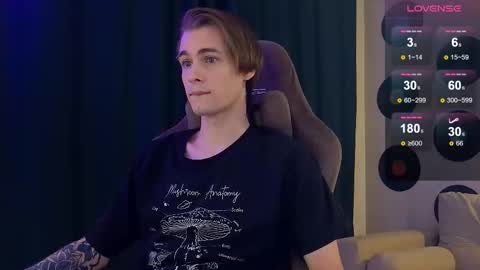 Snapshot of debugmee chatting on 22, 11, 2025 Samuel online show from 22, 11, 2025