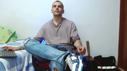 Snapshot of deconrios chatting on 7, 12, 2024 Santiago online show from 7, 12, 2024