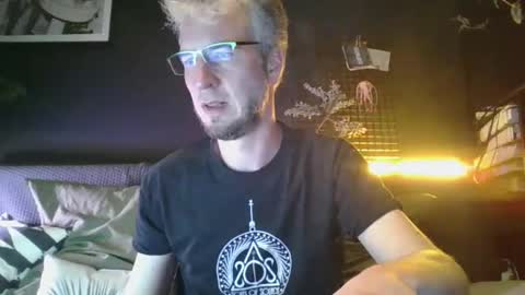 Snapshot of deebo1987 chatting on 4, 1, 2025 Deen online show from 4, 1, 2025