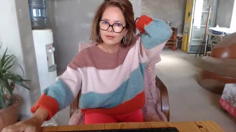 hi guys i m a cute milf i m here for good time and nice people pls be respectfool and enjoy me online show from 17, 9, 2025