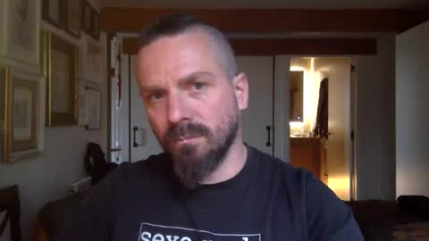 Snapshot of deivitzzz chatting on 26, 10, 2025 Hermes online show from 26, 10, 2025