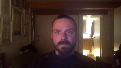 Snapshot of deivitzzz chatting on 4, 11, 2025 Hermes online show from 4, 11, 2025