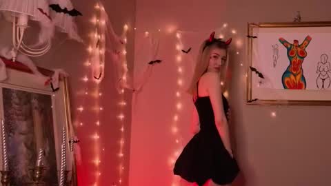 Snapshot of delcieodoherty chatting on 31, 10, 2025 Adla online show from 31, 10, 2025