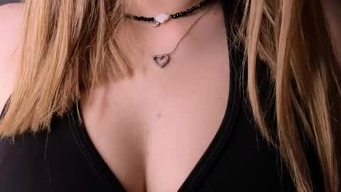 Snapshot of delcieodoherty chatting on 22, 11, 2025 Adla online show from 22, 11, 2025