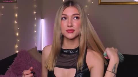 Snapshot of delcieodoherty chatting on 3, 12, 2025 Adla online show from 3, 12, 2025