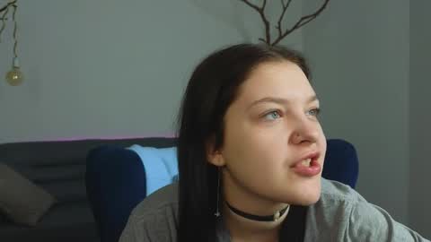 deliaeffy online show from 25, 3, 2026