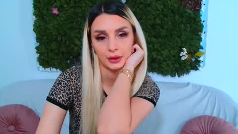 Snapshot of deliciaalove chatting on 2, 12, 2025 deliciaalove online show from 2, 12, 2025