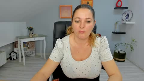 DeliciousLolly online show from 18, 12, 2024