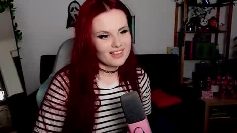 dellacrush_ online show from 24, 11, 2025