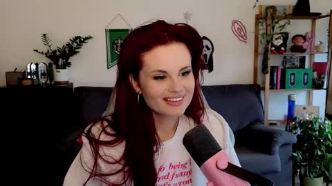 dellacrush_ online show from 16, 12, 2025