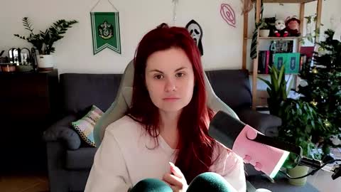 dellacrush_ online show from 23, 12, 2025