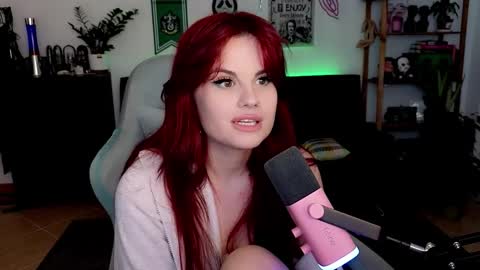 dellacrush_ online show from 2, 2, 2026