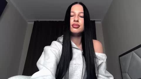 delly_love online show from 6, 10, 2025