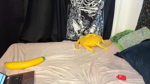 Snapshot of deluxxxeblu chatting on 11, 12, 2024 TankinBody online show from 11, 12, 2024