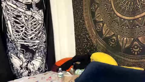 Snapshot of deluxxxeblu chatting on 5, 1, 2025 TankinBody online show from 5, 1, 2025