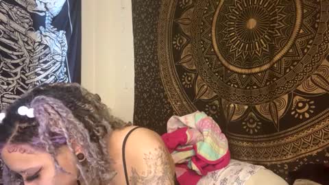 Snapshot of deluxxxeblu chatting on 24, 1, 2025 TankinBody online show from 24, 1, 2025