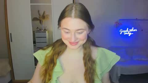 Snapshot of demure_soul chatting on 8, 2, 2025 Sophie online show from 8, 2, 2025