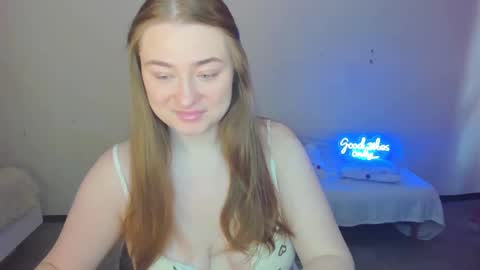 Snapshot of demure_soul chatting on 22, 2, 2025 Sophie online show from 22, 2, 2025