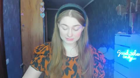 Snapshot of demure_soul chatting on 26, 2, 2025 Sophie online show from 26, 2, 2025