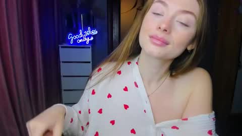 Snapshot of demure_soul chatting on 13, 9, 2025 Sophie online show from 13, 9, 2025
