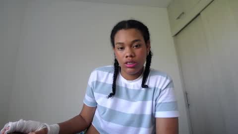 Snapshot of dena_k_ chatting on 2, 1, 2025 Dena k s online show from 2, 1, 2025