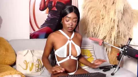   online show from 25, 10, 2025