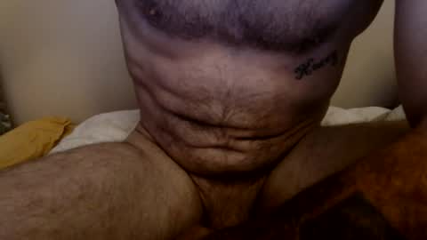 Snapshot of dennishungwell chatting on 10, 9, 2025 dennishungwell online show from 10, 9, 2025