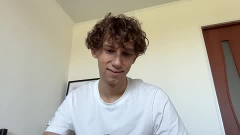 Snapshot of denobluora chatting on 23, 9, 2025 Jasper online show from 23, 9, 2025