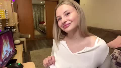 Snapshot of deonnagarn chatting on 27, 11, 2025 Vi Victoria online show from 27, 11, 2025