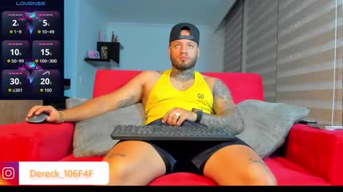 Snapshot of dereckgreen chatting on 21, 11, 2025 dereckgreen online show from 21, 11, 2025