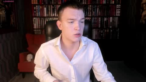 Snapshot of derek_banville chatting on 14, 11, 2025 Derek online show from 14, 11, 2025