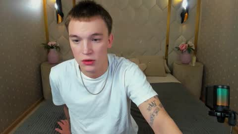 Snapshot of derek_banville chatting on 28, 11, 2025 Derek online show from 28, 11, 2025