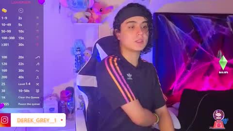 Snapshot of derek_grey1 chatting on 19, 10, 2025 Derek independent online show from 19, 10, 2025