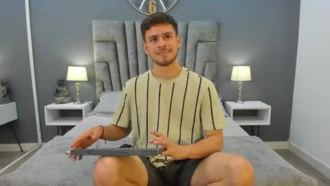 Snapshot of derek_hussain chatting on 26, 12, 2024 Derek Hussain online show from 26, 12, 2024