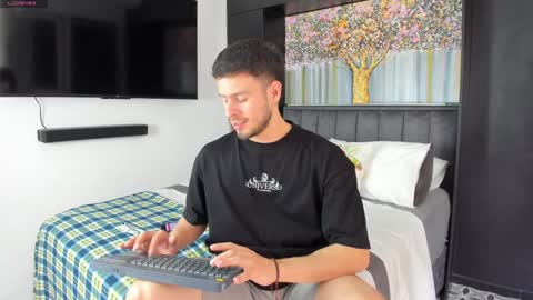 Snapshot of derek_hussain chatting on 23, 1, 2025 Derek Hussain online show from 23, 1, 2025