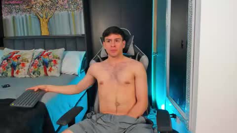 Snapshot of derek_hussain chatting on 23, 9, 2025 Derek Hussain online show from 23, 9, 2025