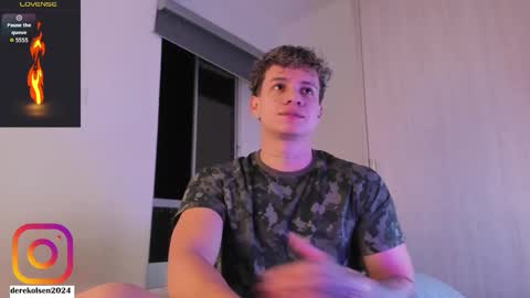 Snapshot of derekolsen_ chatting on 20, 9, 2025 Derek IG Derekolsen2024 online show from 20, 9, 2025