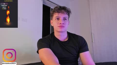 Snapshot of derekolsen_ chatting on 14, 10, 2025 Derek IG Derekolsen2024 online show from 14, 10, 2025