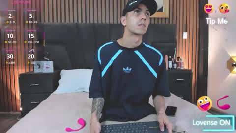 Snapshot of derrymeyers chatting on 9, 11, 2025 derrymeyers online show from 9, 11, 2025