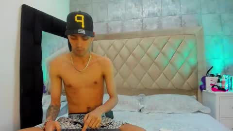 Snapshot of derrymeyers chatting on 16, 12, 2025 derrymeyers online show from 16, 12, 2025