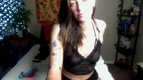 desertluxe87 online show from 4, 12, 2025