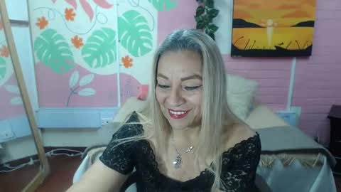 Snapshot of desire_latin chatting on 14, 10, 2025 VALERIA online show from 14, 10, 2025