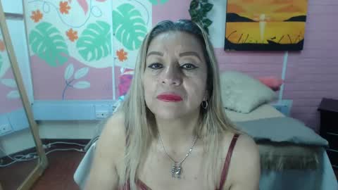 Snapshot of desire_latin chatting on 5, 11, 2025 VALERIA online show from 5, 11, 2025