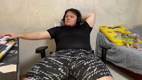 Snapshot of desiredude9 chatting on 11, 10, 2025 desiredude9 online show from 11, 10, 2025