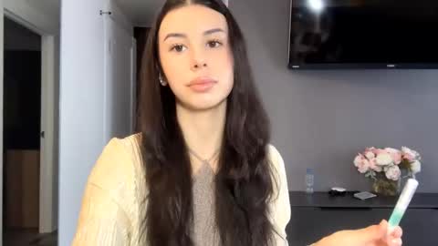 desireefolino online show from 2, 2, 2026