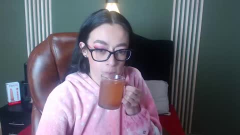 Snapshot of desiring__angel chatting on 7, 1, 2025 Desiring Angel online show from 7, 1, 2025